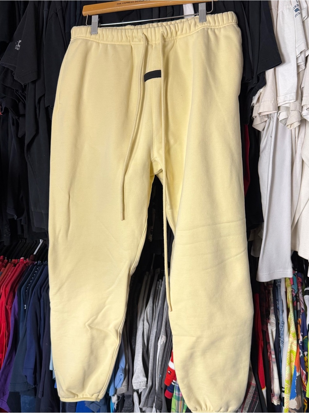 Fear of God Essentials Jogger Sweatpants Men’s Large Canary Yellow Streetwear